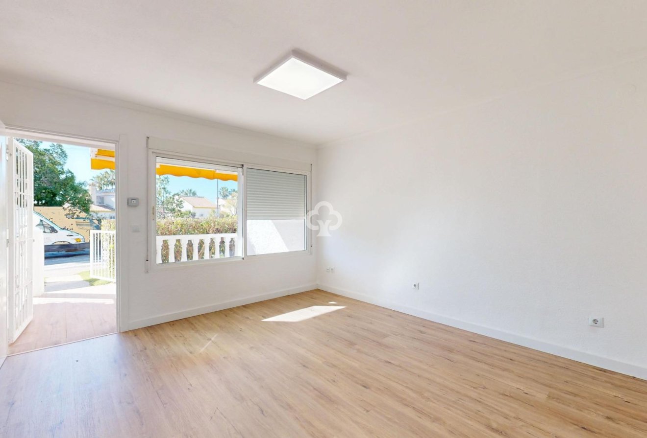 Jälleenmyynti - Bungalow -
Orihuela Costa - Villamartín-Las Filipinas