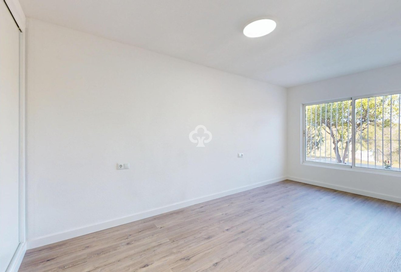 Jälleenmyynti - Bungalow -
Orihuela Costa - Villamartín-Las Filipinas