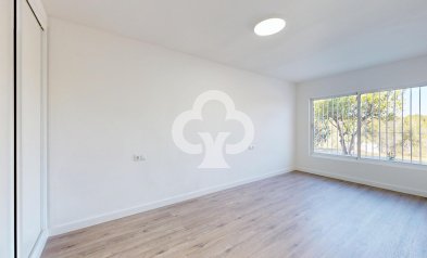 Jälleenmyynti - Bungalow -
Orihuela Costa - Villamartín-Las Filipinas