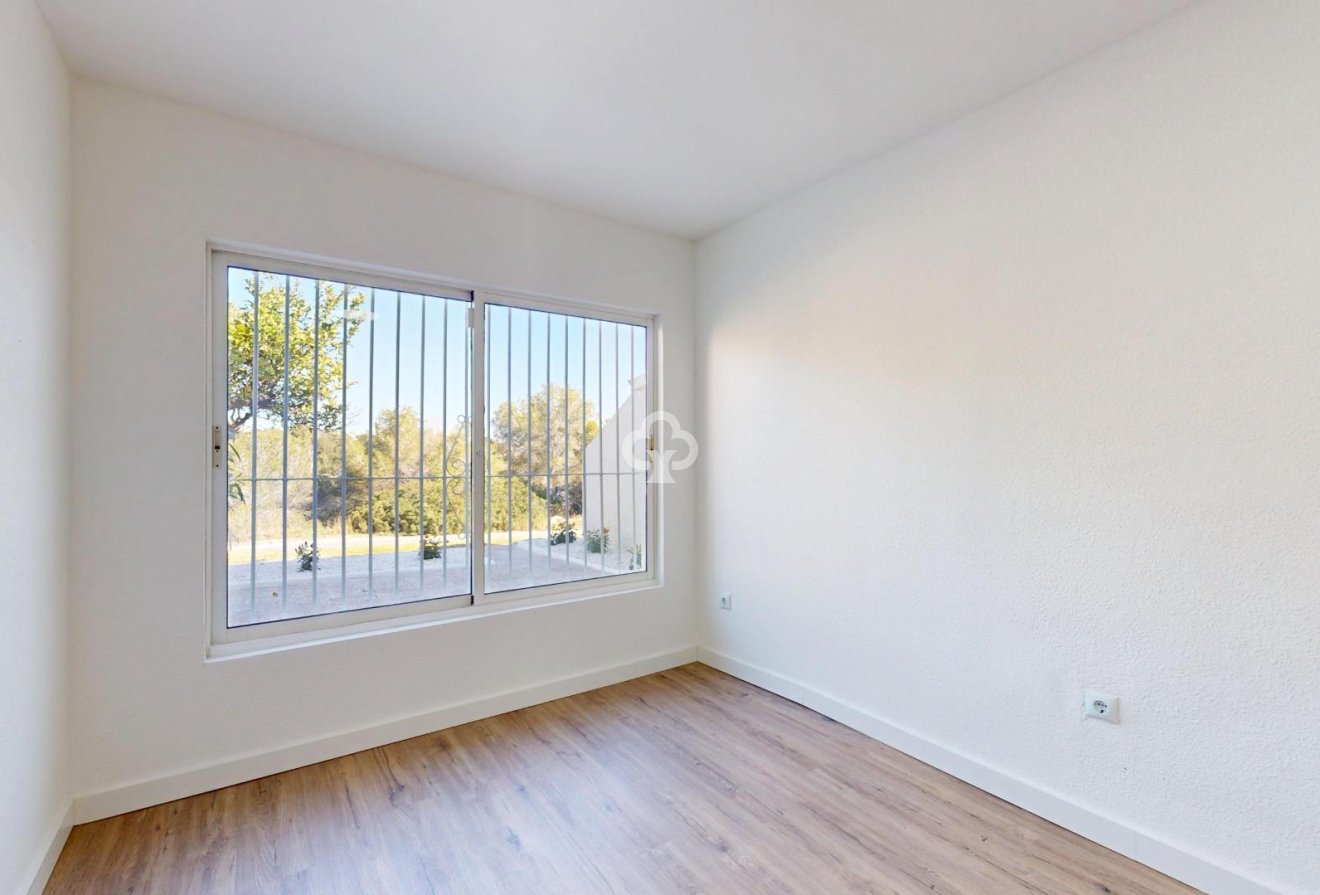 Jälleenmyynti - Bungalow -
Orihuela Costa - Villamartín-Las Filipinas