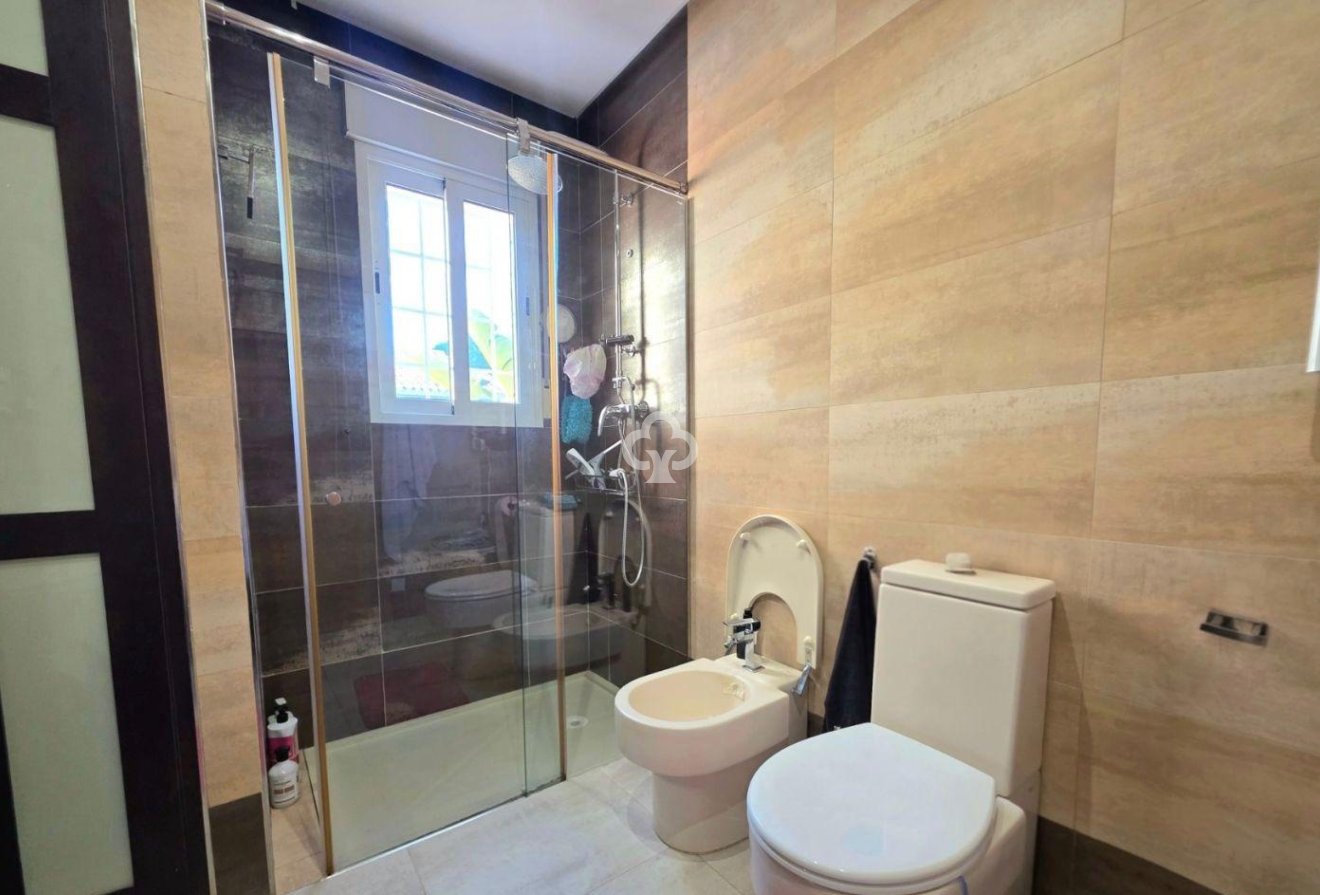 Resale - Villa -
Dehesa de campoamor - Campoamor