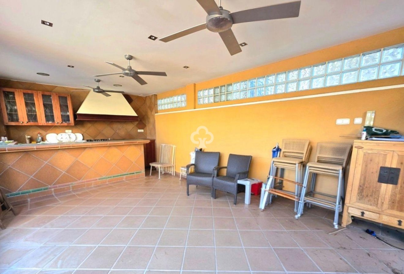 Resale - Villa -
Dehesa de campoamor - Campoamor
