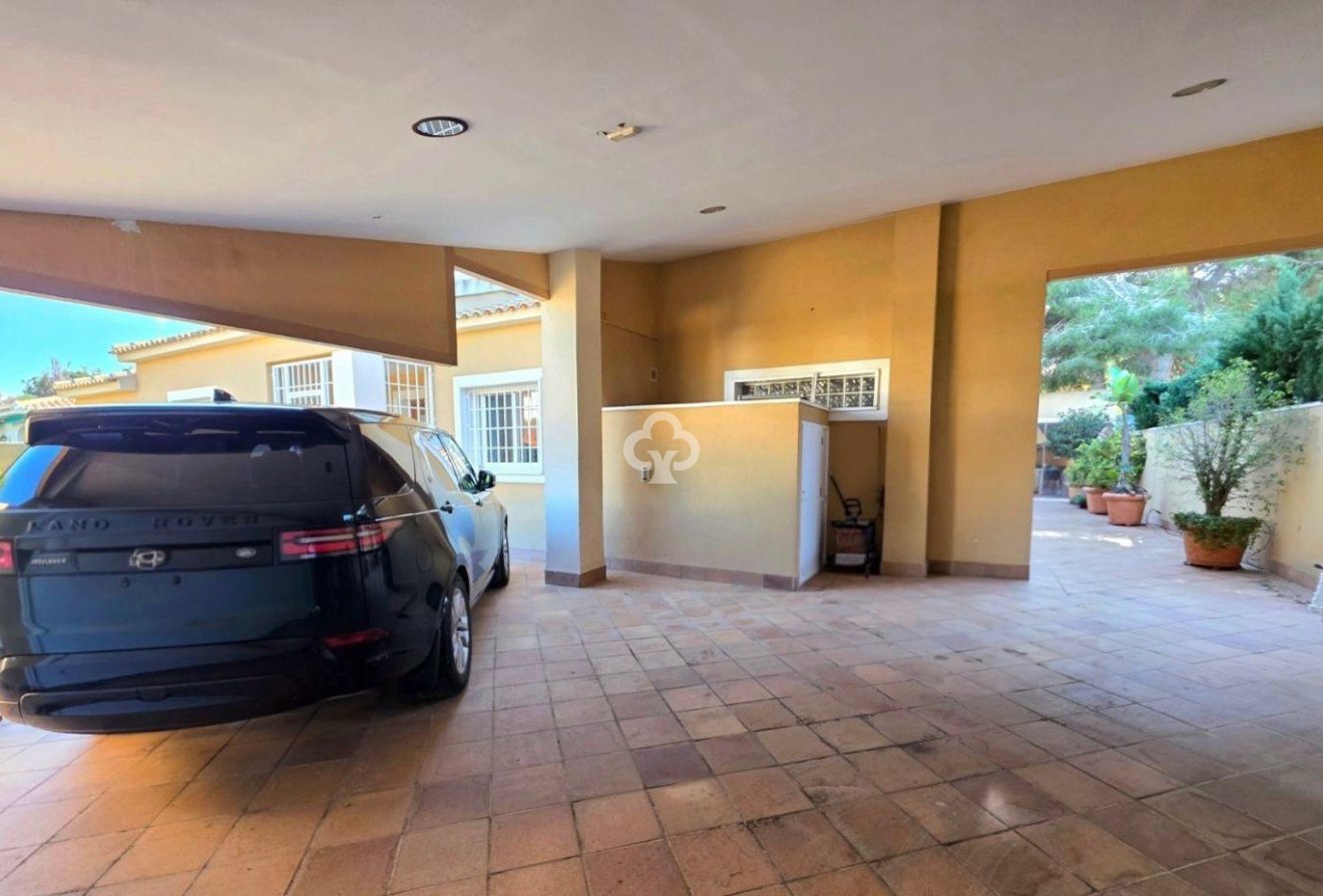 Resale - Villa -
Dehesa de campoamor - Campoamor