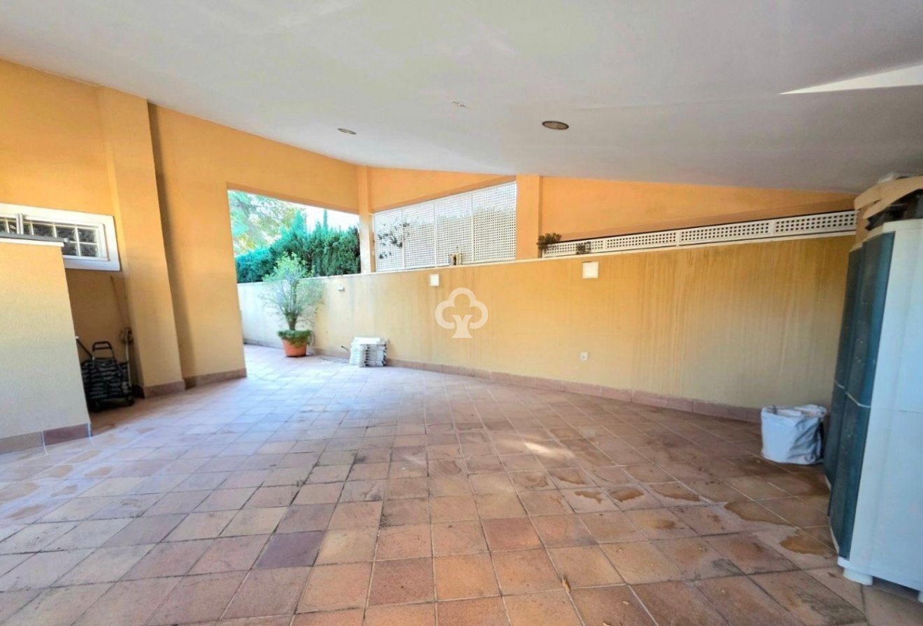 Resale - Villa -
Dehesa de campoamor - Campoamor