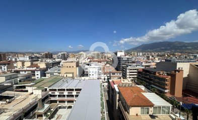 Jälleenmyynti - Piso -
Fuengirola - Puerto Deportivo