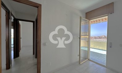 Jälleenmyynti - Piso -
Fuengirola - Puerto Deportivo