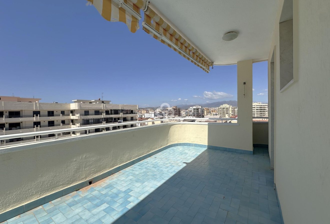 Jälleenmyynti - Piso -
Fuengirola - Puerto Deportivo