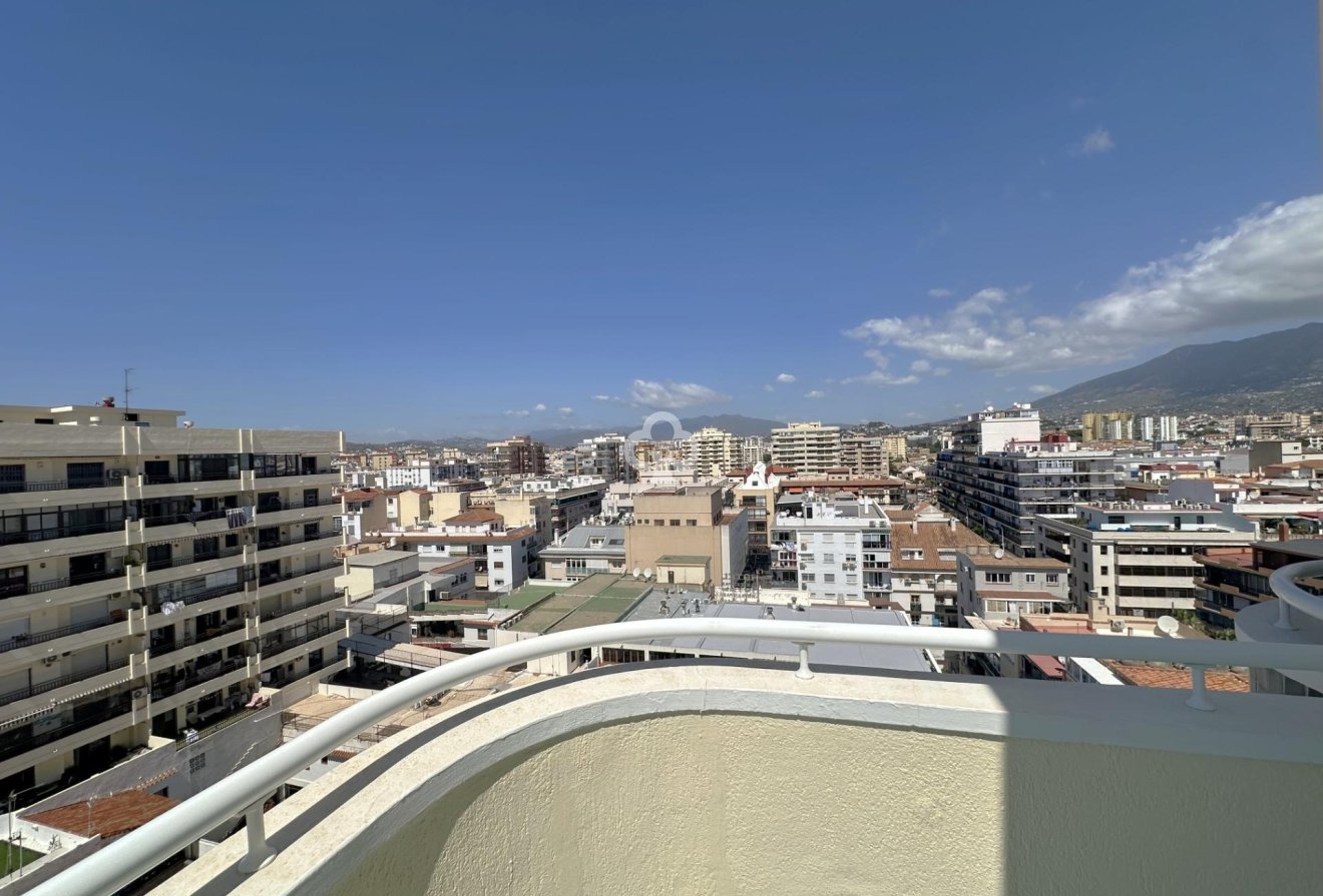 Jälleenmyynti - Piso -
Fuengirola - Puerto Deportivo