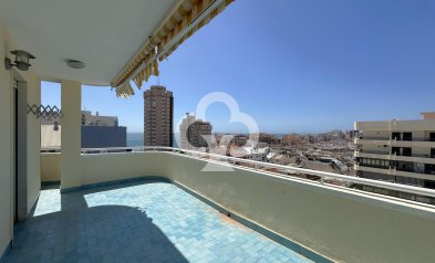 Jälleenmyynti - Piso -
Fuengirola - Puerto Deportivo
