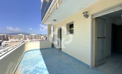 Jälleenmyynti - Piso -
Fuengirola - Puerto Deportivo