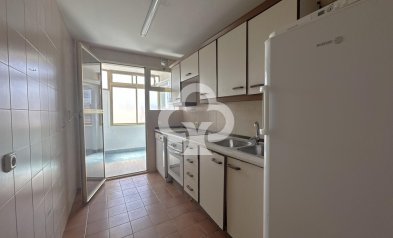 Jälleenmyynti - Piso -
Fuengirola - Puerto Deportivo