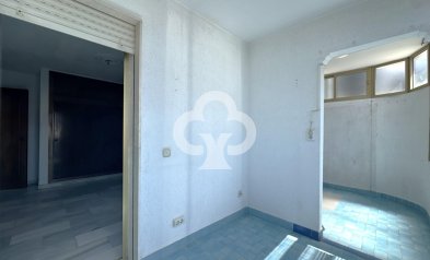 Jälleenmyynti - Piso -
Fuengirola - Puerto Deportivo