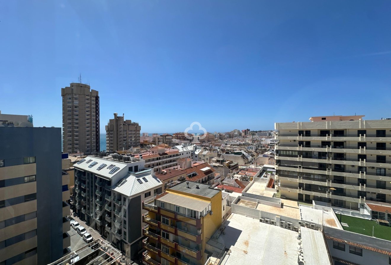 Jälleenmyynti - Piso -
Fuengirola - Puerto Deportivo