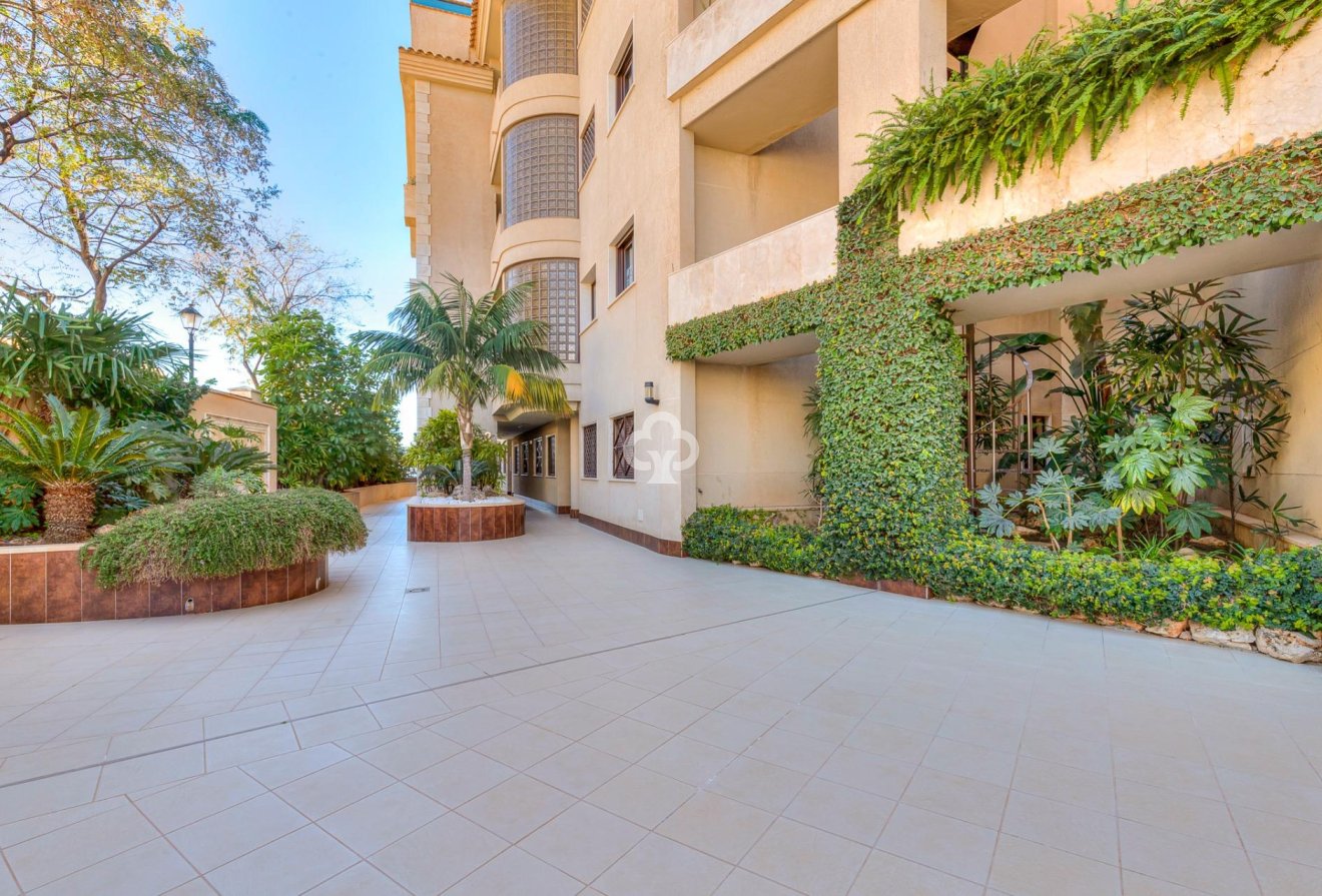 Wiederverkauf - Planta baja -
Fuengirola - Los Pacos