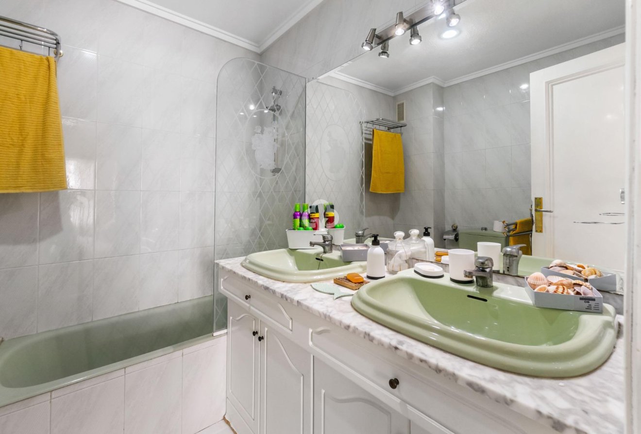 Reventa - Apartment -
Torrevieja - Centro - Muelle Pesquero