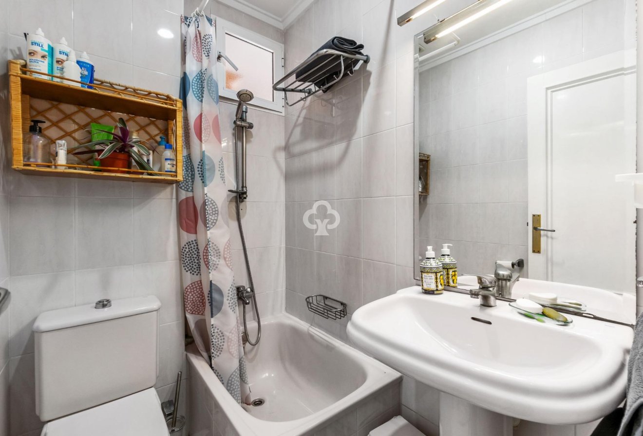Reventa - Apartment -
Torrevieja - Centro - Muelle Pesquero