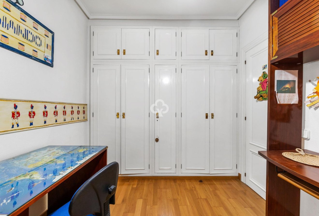 Reventa - Apartment -
Torrevieja - Centro - Muelle Pesquero