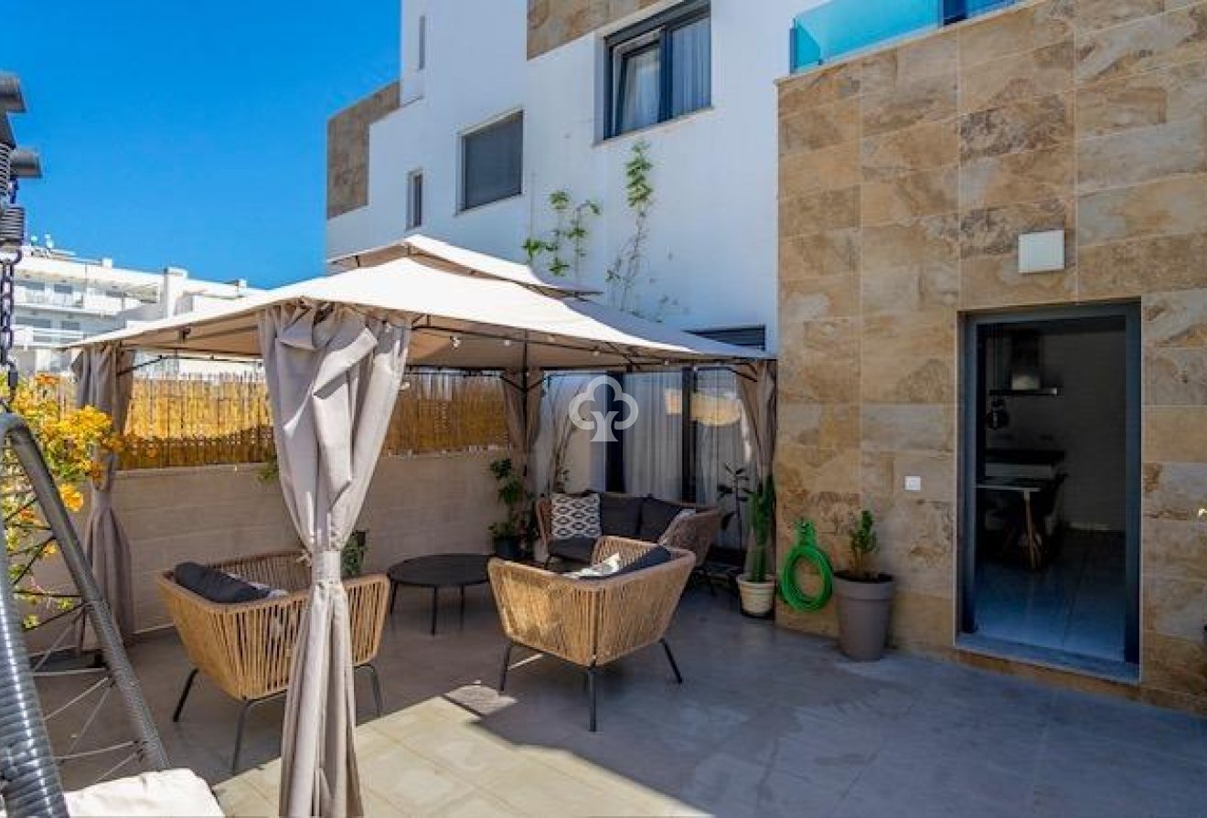 Resale - Terraced house -
Orihuela Costa - Las Filipinas