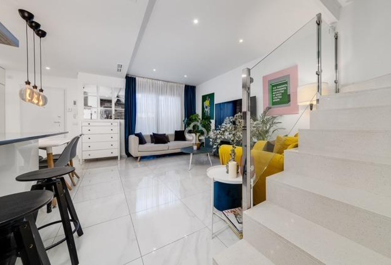 Resale - Terraced house -
Orihuela Costa - Las Filipinas