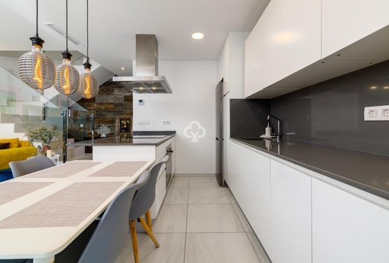 Resale - Terraced house -
Orihuela Costa - Las Filipinas