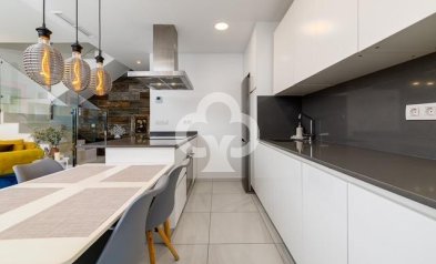 Resale - Terraced house -
Orihuela Costa - Las Filipinas