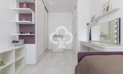 Resale - Terraced house -
Orihuela Costa - Las Filipinas
