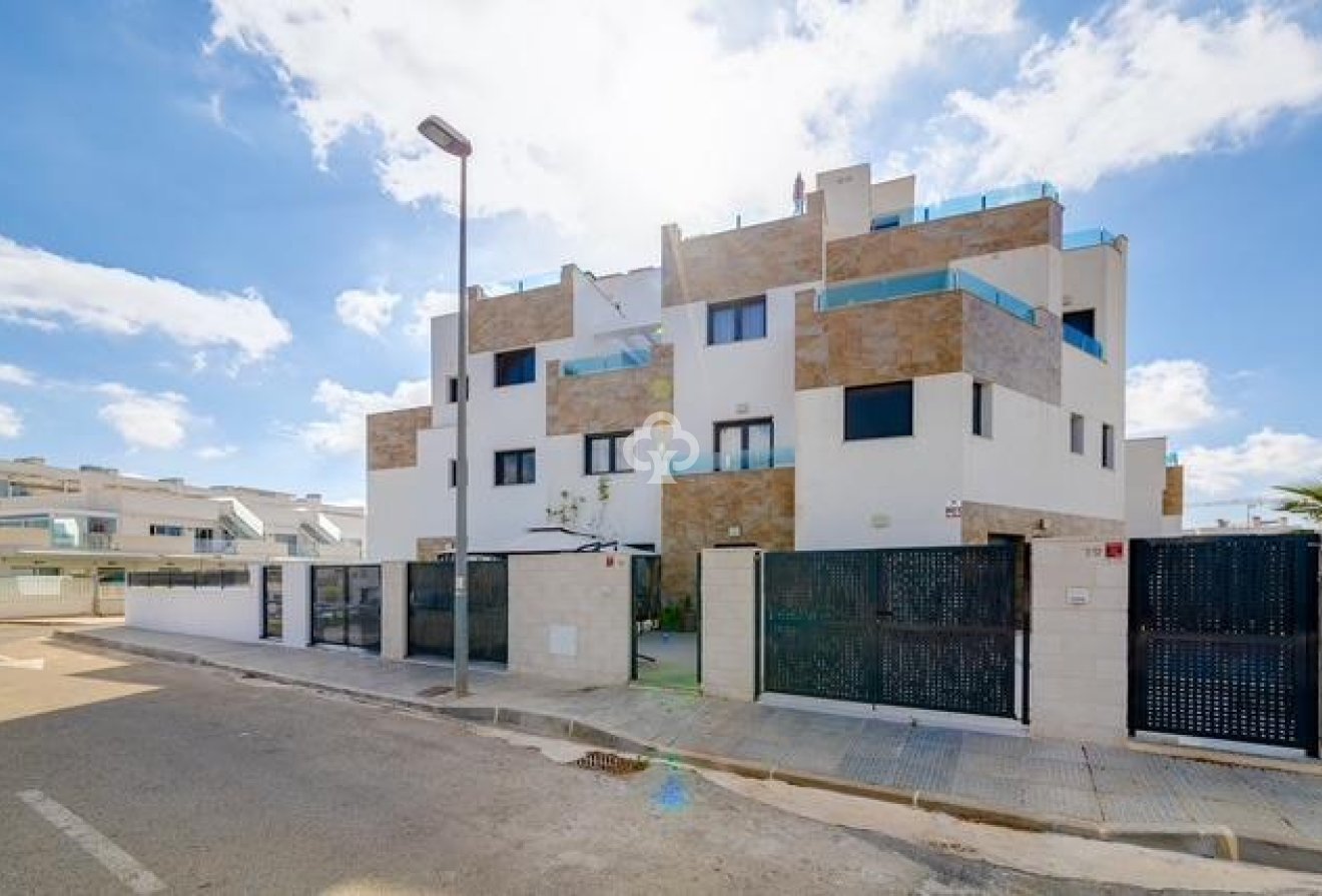 Resale - Terraced house -
Orihuela Costa - Las Filipinas