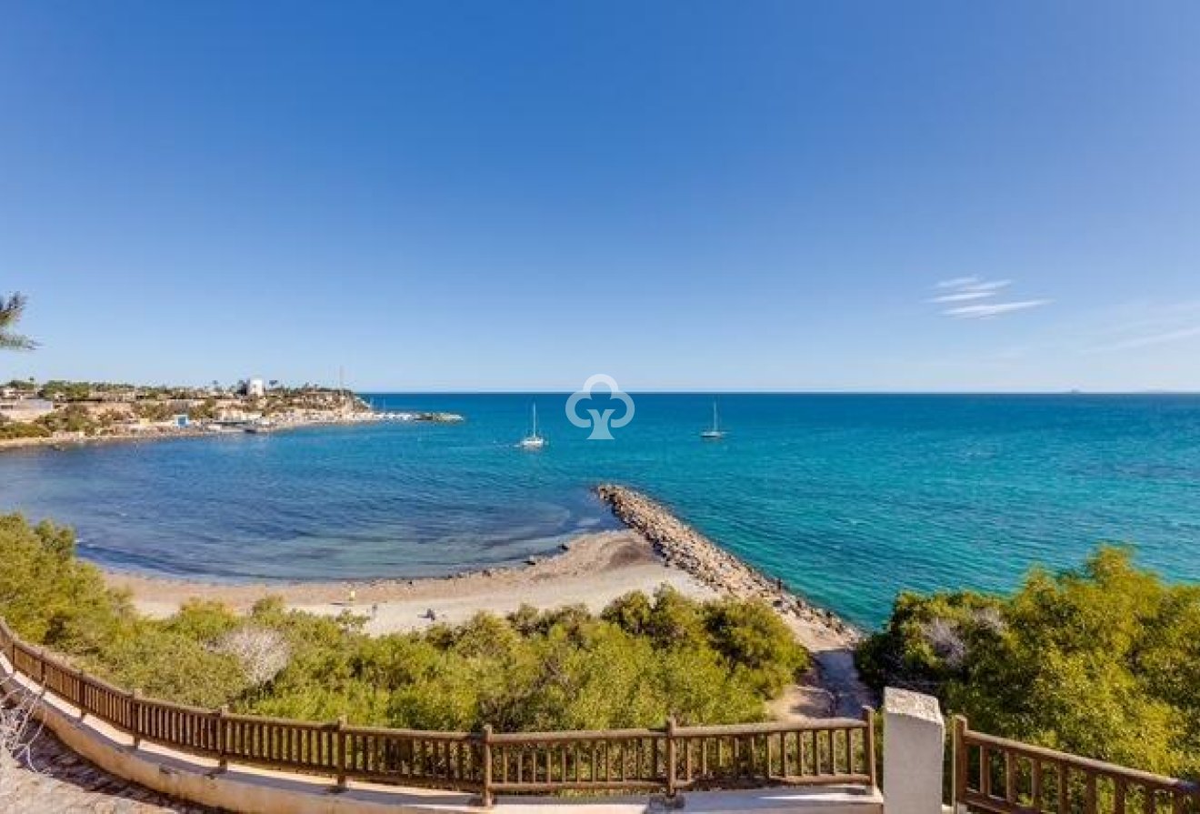 Resale - Terraced house -
Orihuela Costa - Las Filipinas