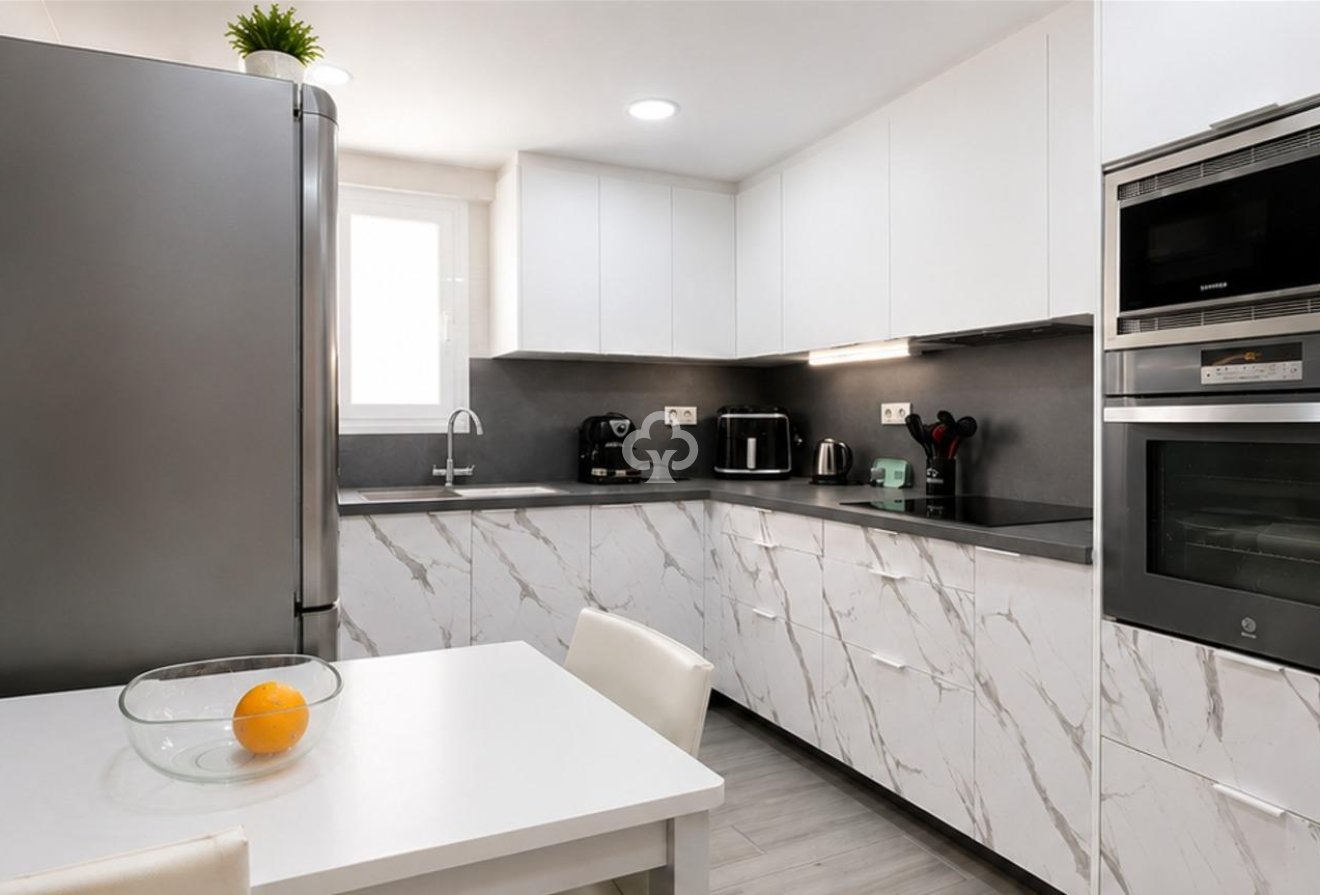 Resale - Apartament -
Fuengirola - Los Boliches