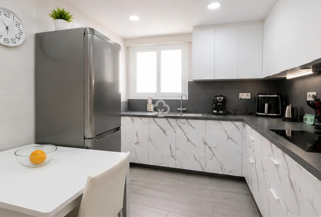 Resale - Apartament -
Fuengirola - Los Boliches