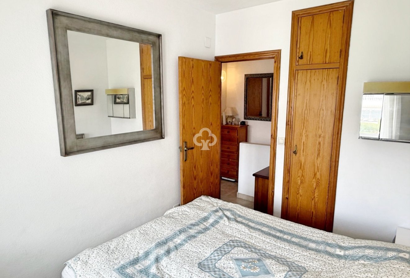 Jälleenmyynti - Casa Tipo Dúplex -
Torrevieja - Los balcones