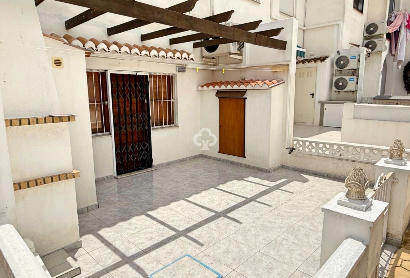 Jälleenmyynti - Casa Tipo Dúplex -
Torrevieja - Los balcones