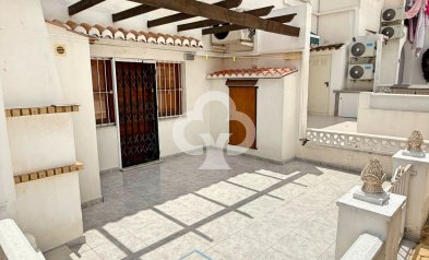 Jälleenmyynti - Casa Tipo Dúplex -
Torrevieja - Los balcones
