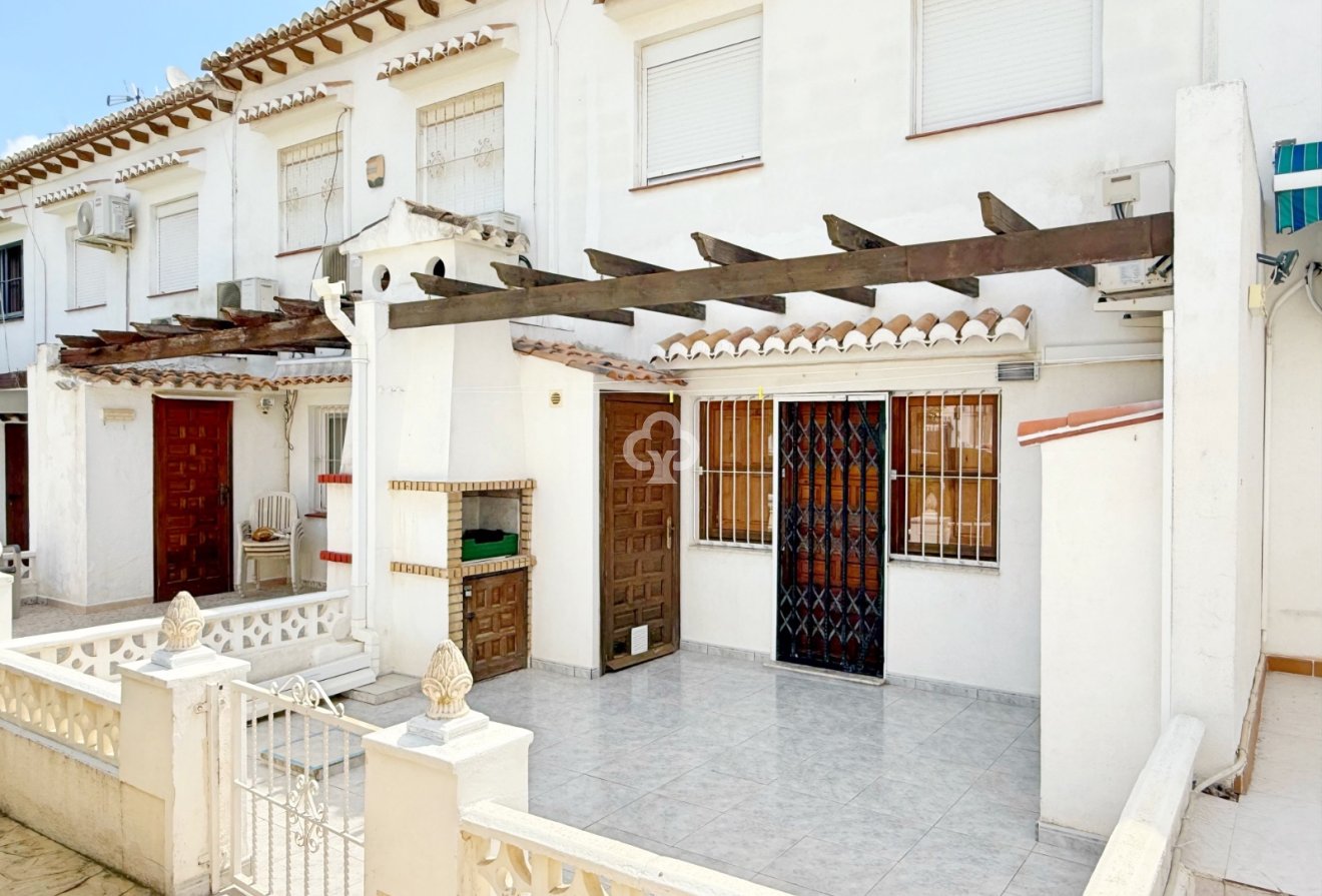 Jälleenmyynti - Casa Tipo Dúplex -
Torrevieja - Los balcones