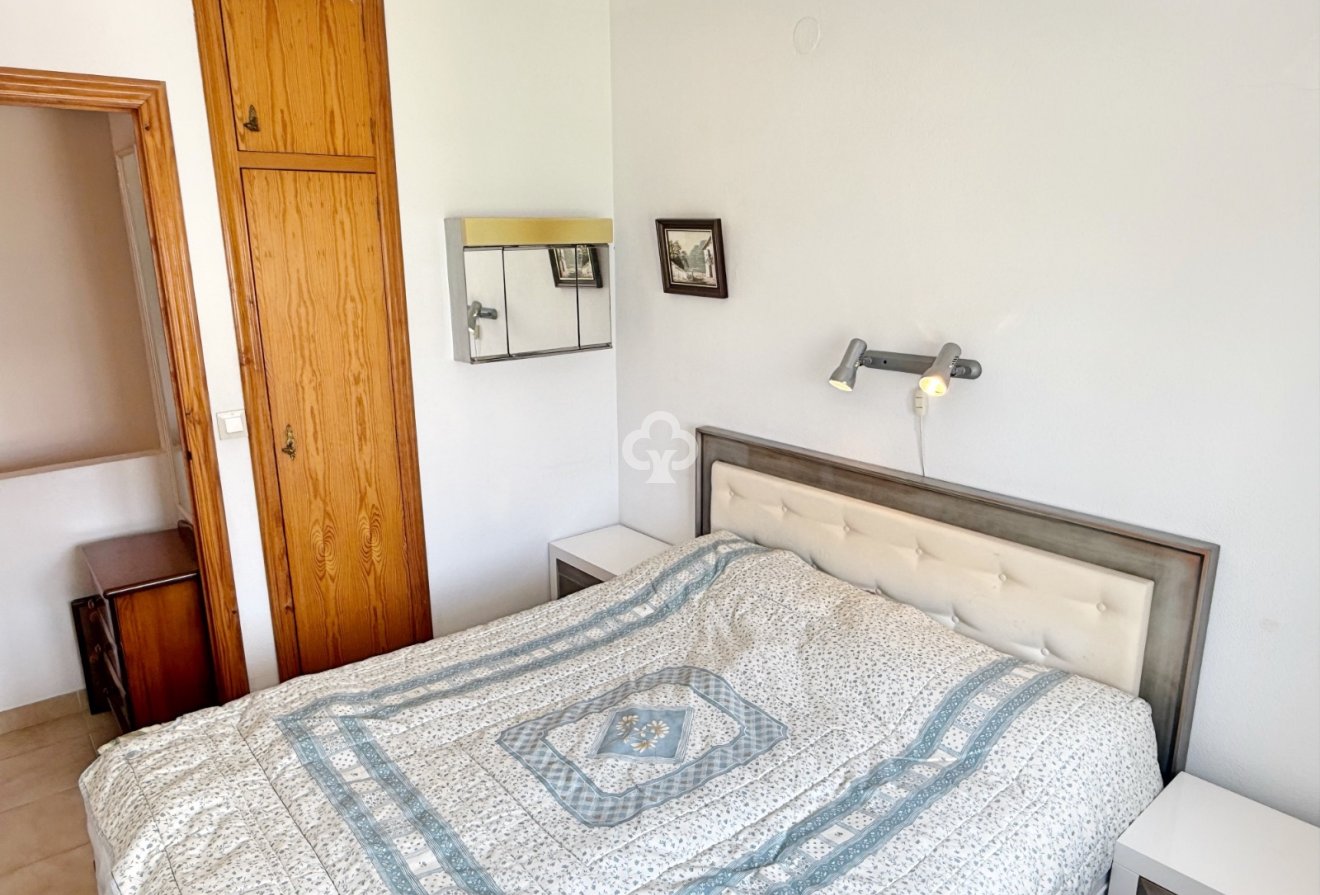 Jälleenmyynti - Casa Tipo Dúplex -
Torrevieja - Los balcones