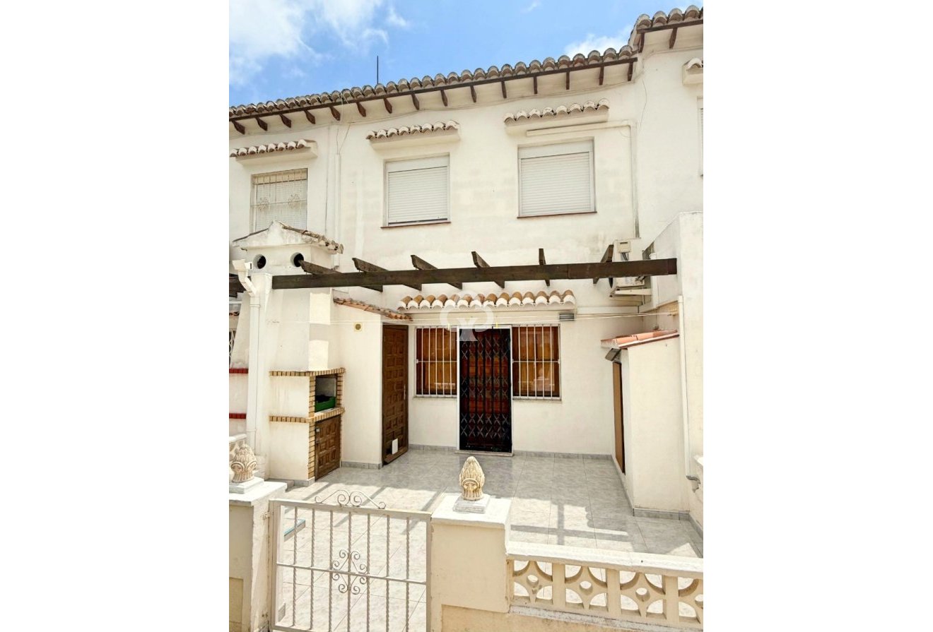 Jälleenmyynti - Casa Tipo Dúplex -
Torrevieja - Los balcones