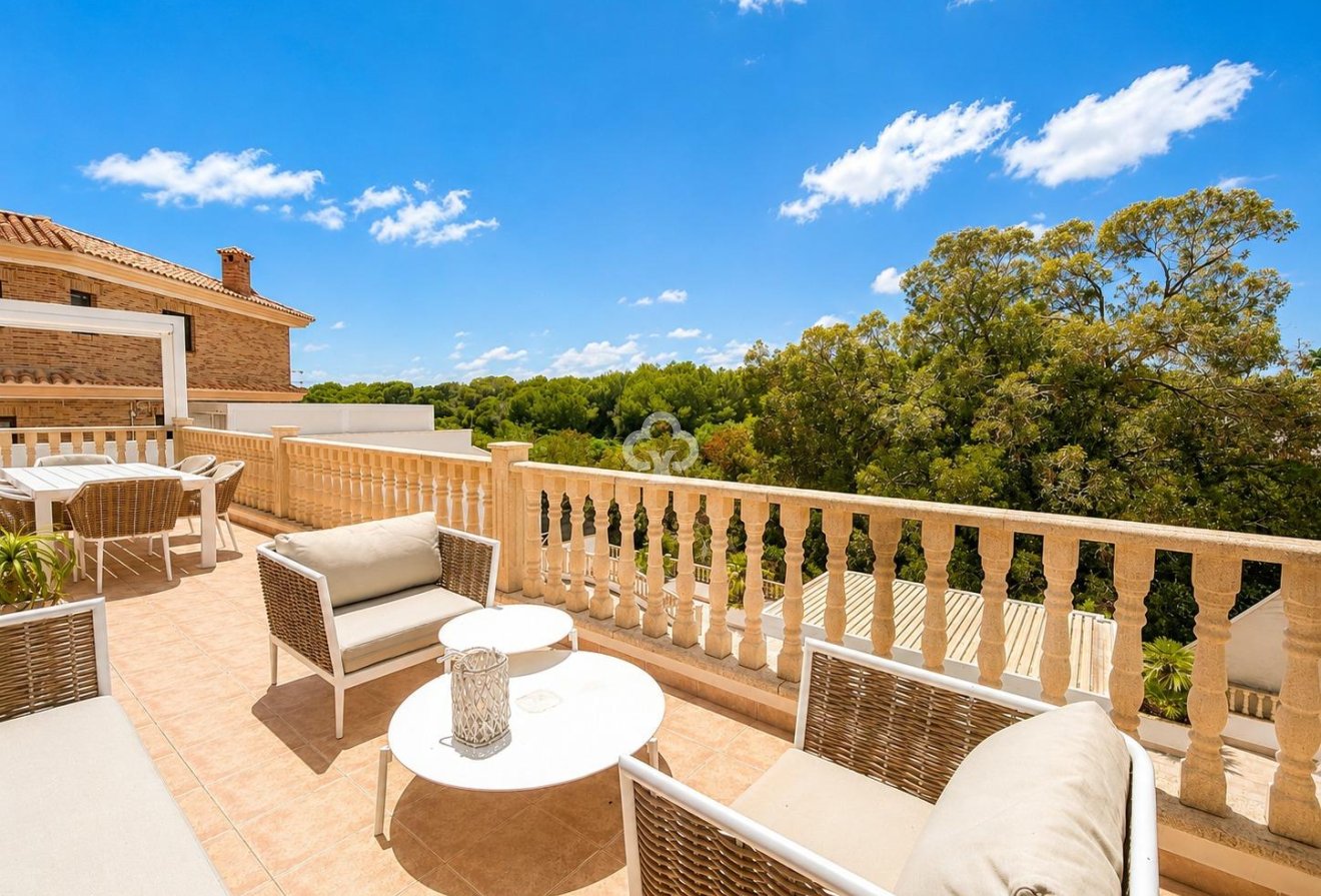 Resale - Villa -
Dehesa de campoamor - Campoamor