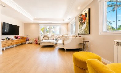 Resale - Villa -
Dehesa de campoamor - Campoamor