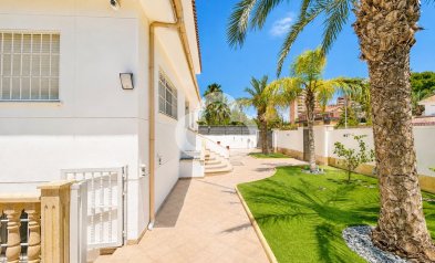 Resale - Villa -
Dehesa de campoamor - Campoamor
