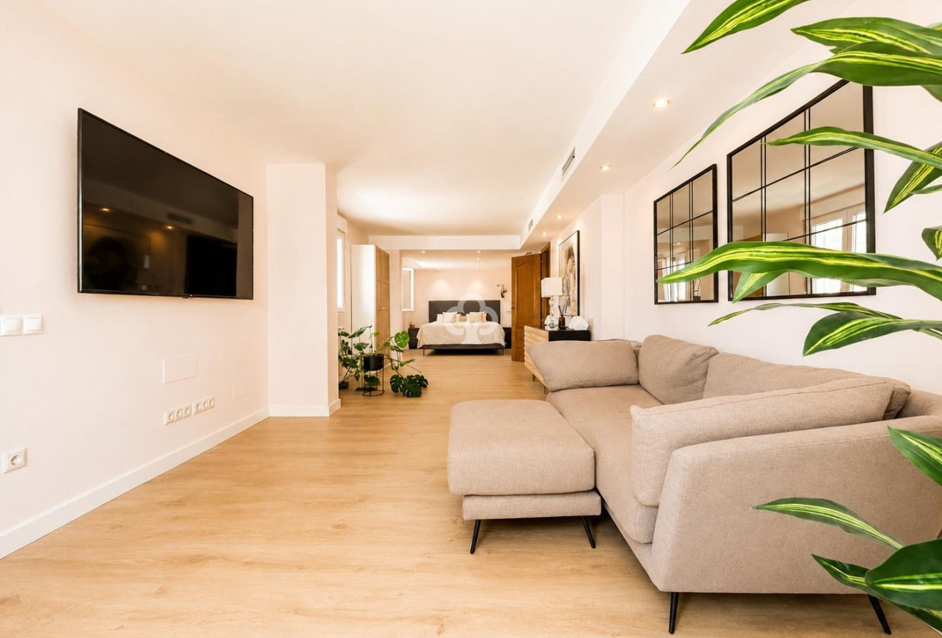 Resale - Villa -
Dehesa de campoamor - Campoamor