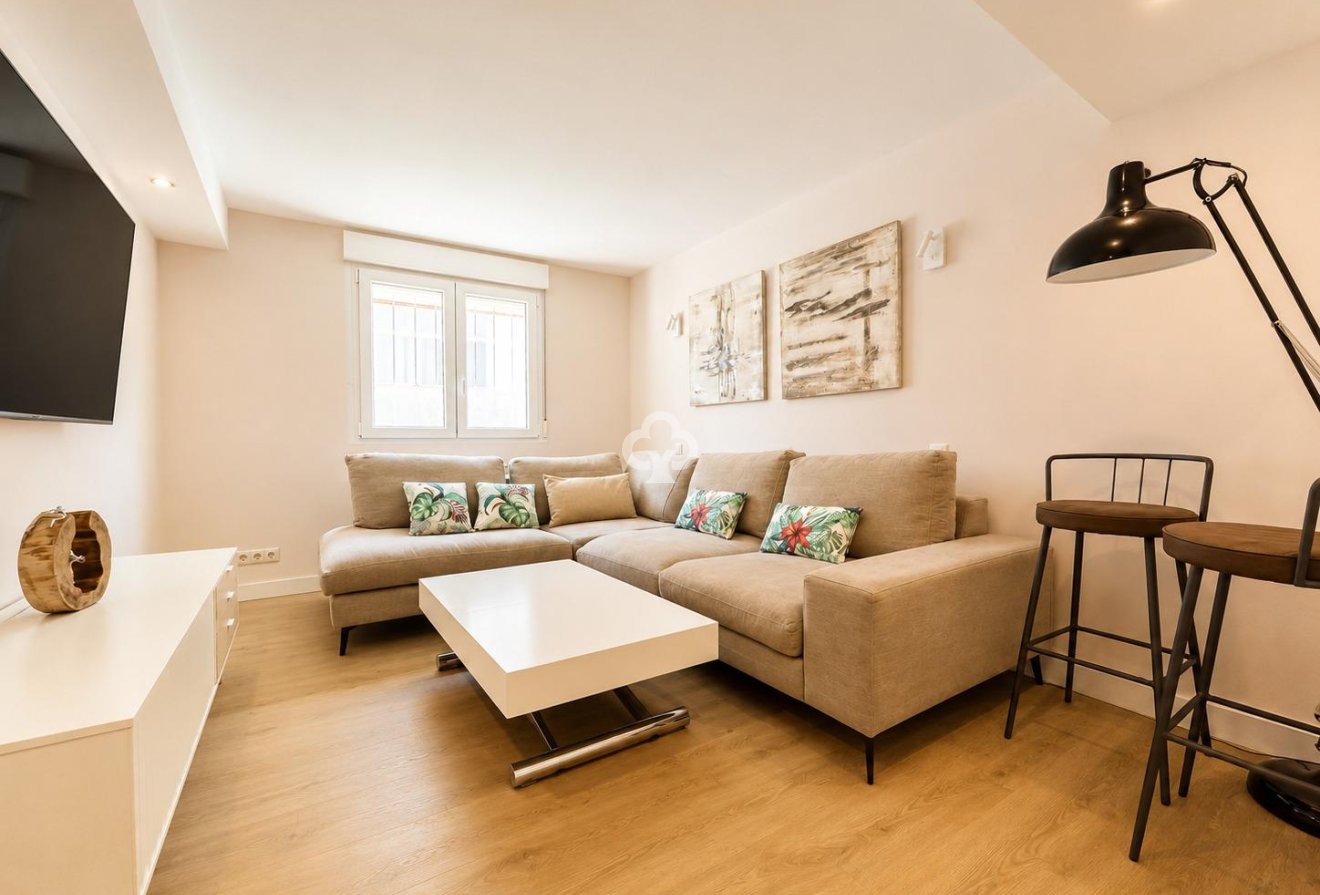 Resale - Villa -
Dehesa de campoamor - Campoamor