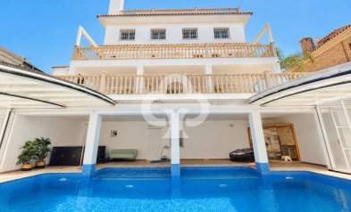 Resale - Villa -
Dehesa de campoamor - Campoamor