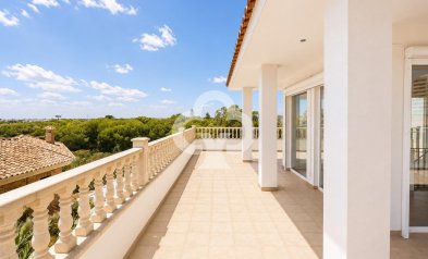 Resale - Villa -
Dehesa de campoamor - Campoamor