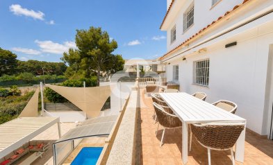 Resale - Villa -
Dehesa de campoamor - Campoamor