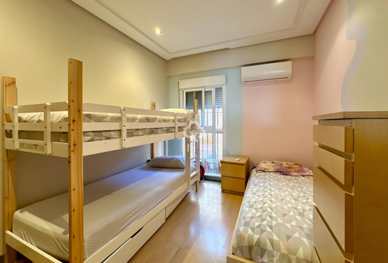 Resale - Apartament -
Fuengirola - Carvajal