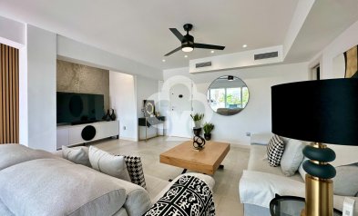 Wiederverkauf - Planta baja -
Torremolinos - Playa el bajondillo
