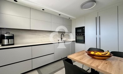 Wiederverkauf - Planta baja -
Torremolinos - Playa el bajondillo