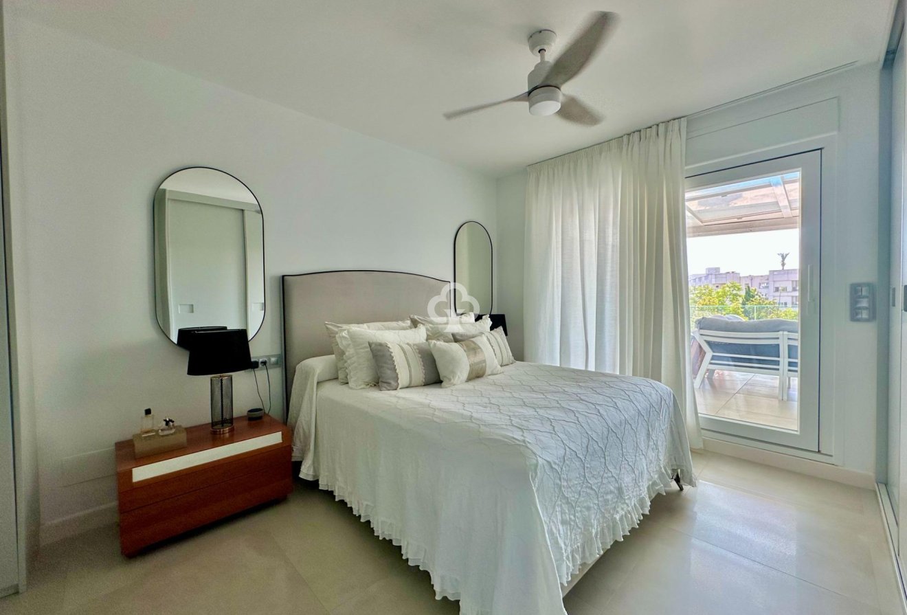 Wiederverkauf - Planta baja -
Torremolinos - Playa el bajondillo