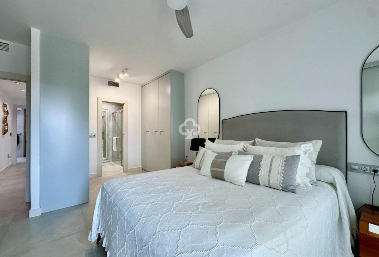 Wiederverkauf - Planta baja -
Torremolinos - Playa el bajondillo