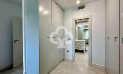 Wiederverkauf - Planta baja -
Torremolinos - Playa el bajondillo